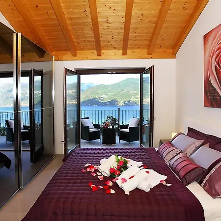 Il Piazzo Sleeps 6 Pool Menaggio